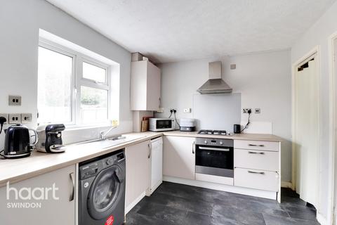 7 The Chesters, Westlea, Swindon, SN5 7DB