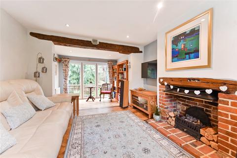 2 Chapel Row, Hothfield, Ashford, TN25 4LP