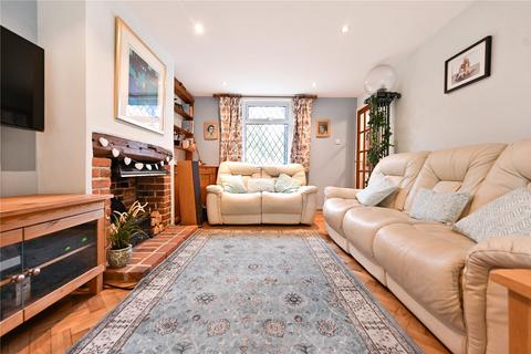 2 Chapel Row, Hothfield, Ashford, TN25 4LP
