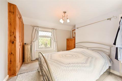 2 Chapel Row, Hothfield, Ashford, TN25 4LP