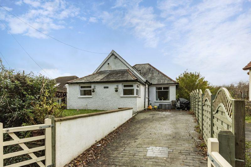 Summerfield Hall Lane, Hengoed REF 00011425 3 bed bungalow £275,000