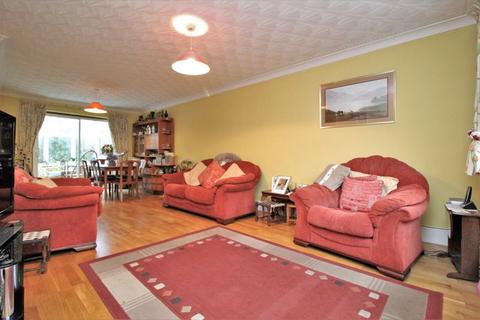 1 Marston Close, Hemel Hempstead, HP3 8NF
