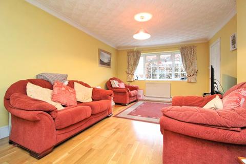 1 Marston Close, Hemel Hempstead, HP3 8NF