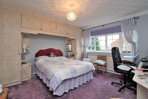 1 Marston Close, Hemel Hempstead, HP3 8NF