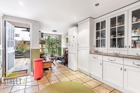 31 Albert Road, Romford, RM1 2PD