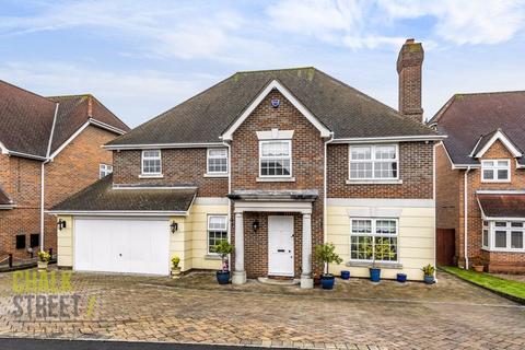 5 Brindles, Hornchurch, RM11 2RU