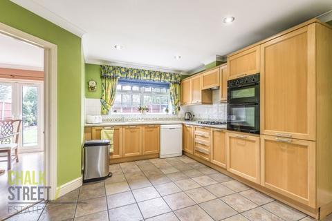 5 Brindles, Hornchurch, RM11 2RU