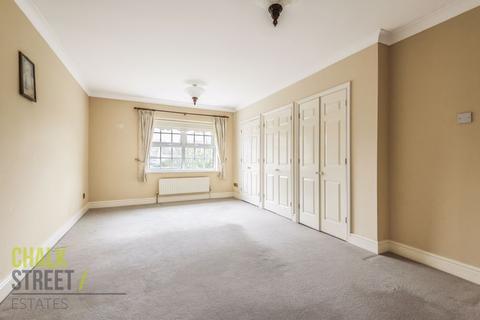 5 Brindles, Hornchurch, RM11 2RU