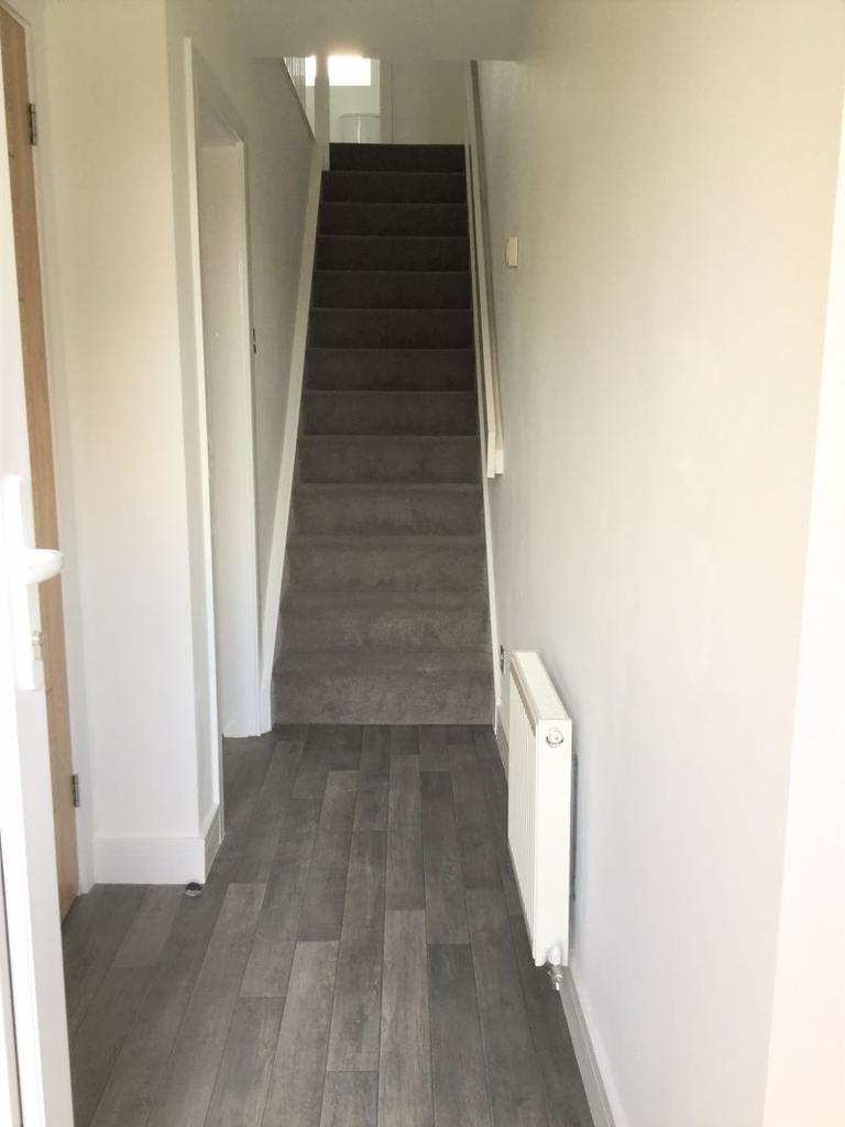 Dorchester Way, Hereford 3 bed semidetached house £825 pcm (£190 pw)