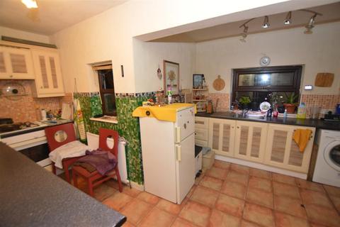 8 Compton Street, Bradford, BD4 9NE