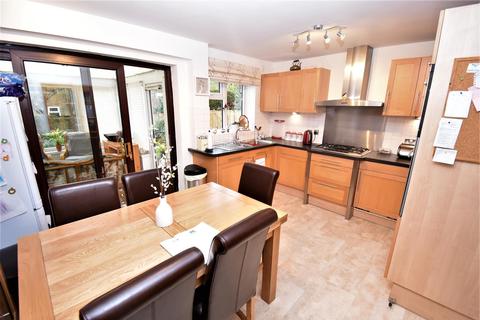 2 Bowbrookvale, Luton, LU2 8SY