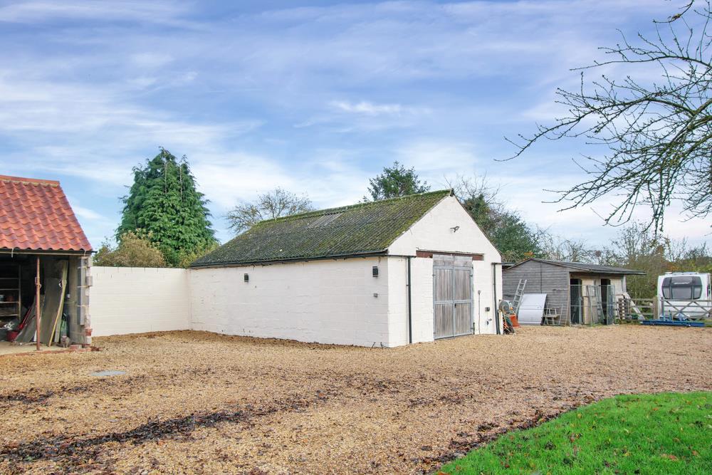 Garage / workshop