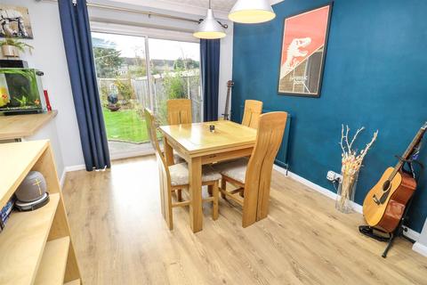 116 Heath Drive, Chelmsford, CM2 9HG