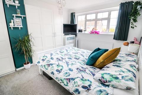 116 Heath Drive, Chelmsford, CM2 9HG