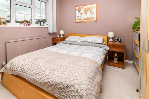 116 Heath Drive, Chelmsford, CM2 9HG