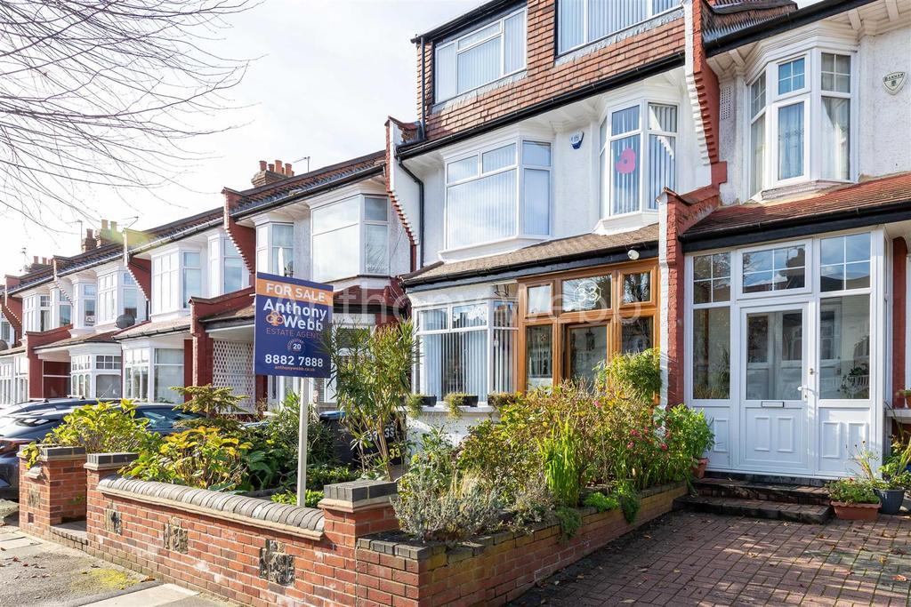Caversham Avenue, Palmers Green, N13 6 bed house £875,000