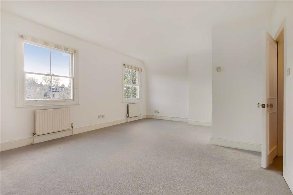 Montserrat Road, Putney, SW15 3 bed flat £830,000