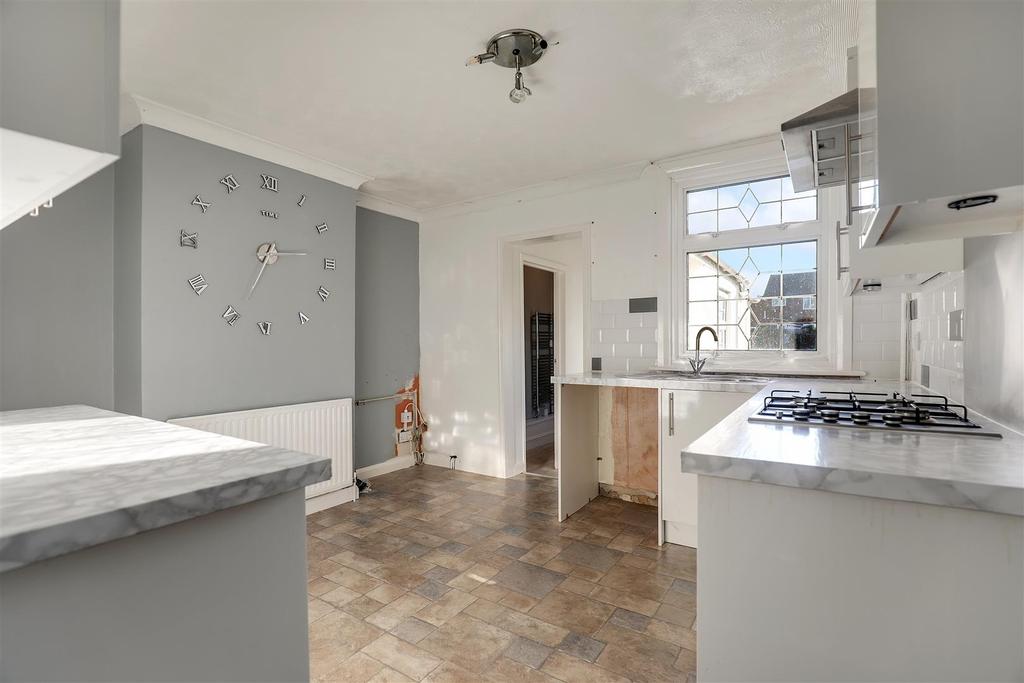 Bassett Road, Sittingbourne 2 bed terraced house £170,000