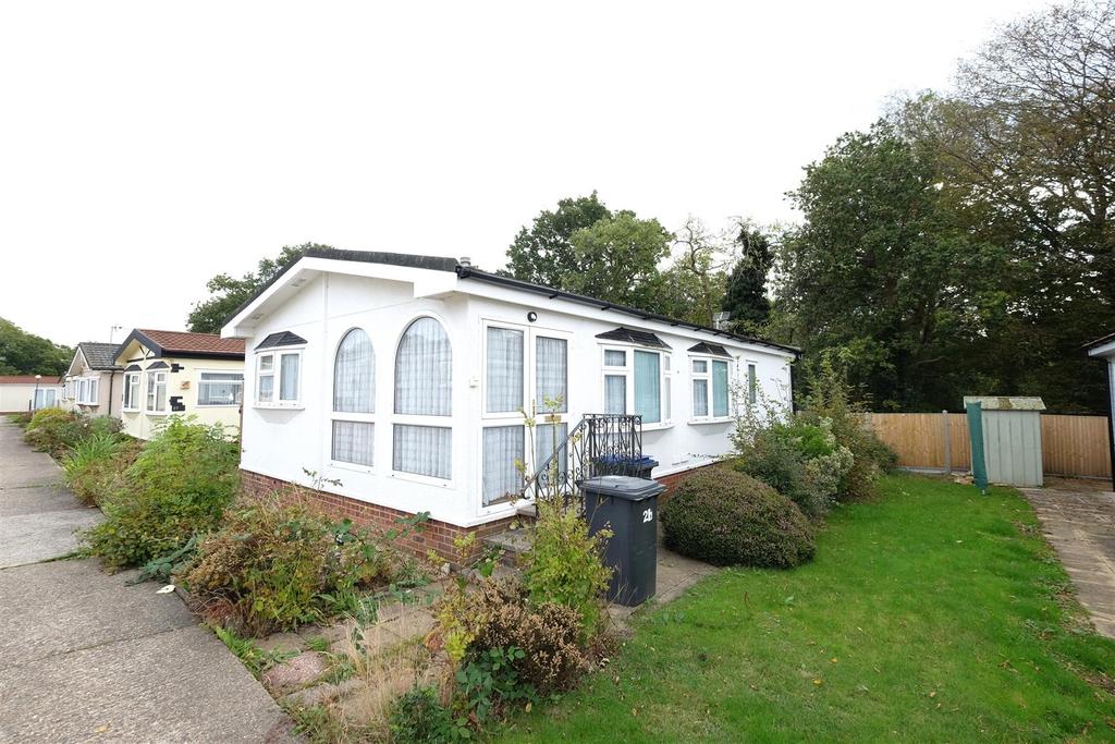 Shalloak Road, Broad Oak, Canterbury 2 bed park home £95,000