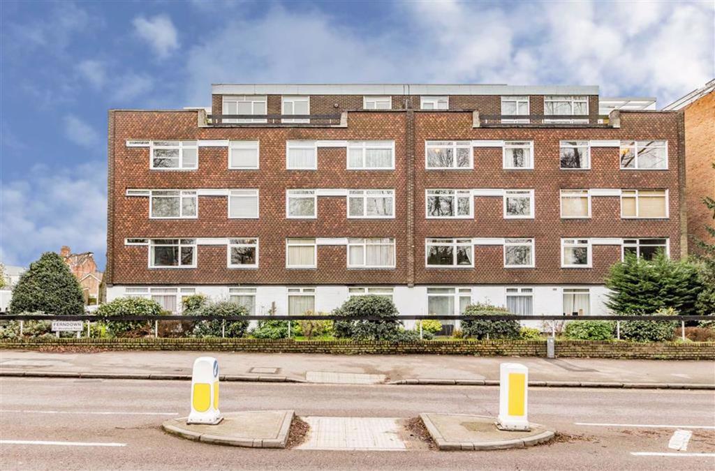 Ferndown, Woodford Road, South Woodford 2 bed apartment £1,375 pcm (£