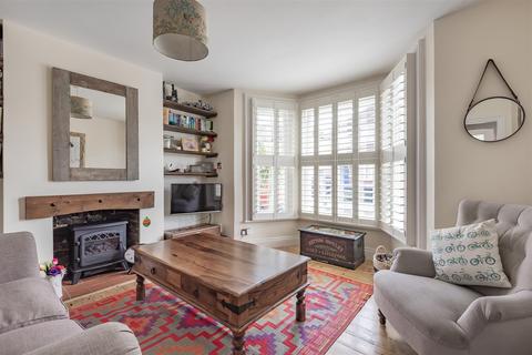 70 Idmiston Square, Worcester Park, KT4 7SY