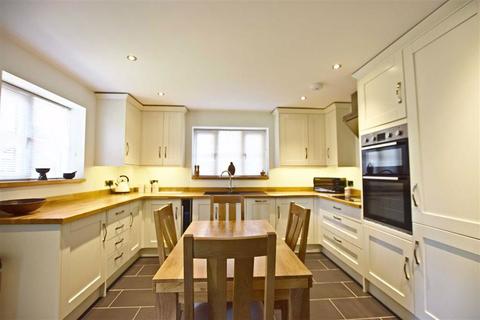 18a Grove Crescent, Barnwood, Gloucester, GL4 3JJ