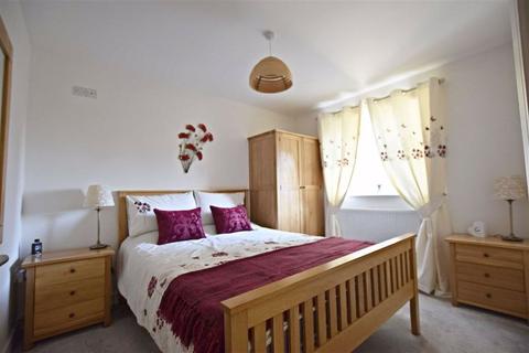 18a Grove Crescent, Barnwood, Gloucester, GL4 3JJ