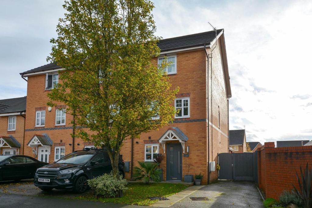 Jennings Park Avenue, Abram, Wigan, WN2 5YQ 3 bed semidetached house