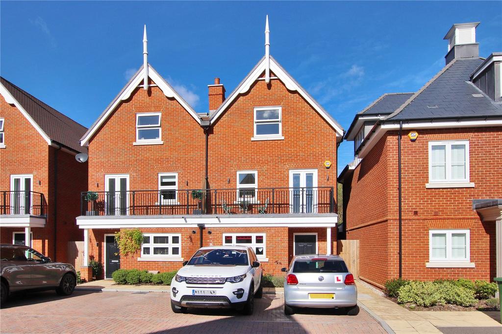 Burton Avenue, Leigh, Tonbridge, Kent, TN11 5 bed semidetached house