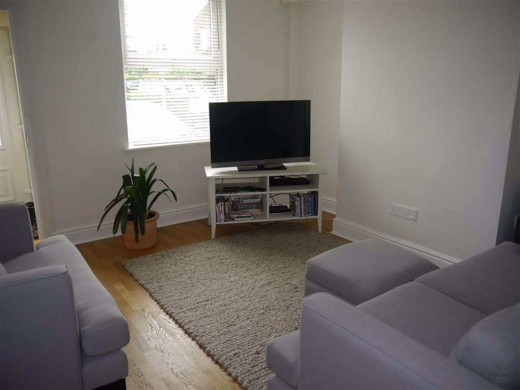 Alma Lane, WILMSLOW 2 bed terraced house £895 pcm (£207 pw)