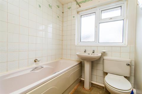 2 Lilian Close, Bow, Crediton, EX17 6JY