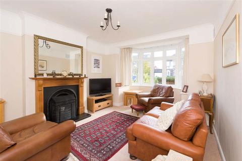 47 Ravensfield Gardens, Epsom, KT19 0ST