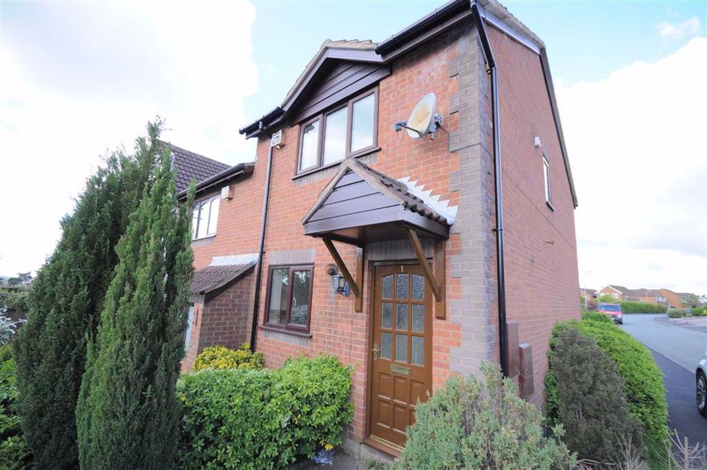 Kingsland Road, Stone 2 bed townhouse £625 pcm (£144 pw)
