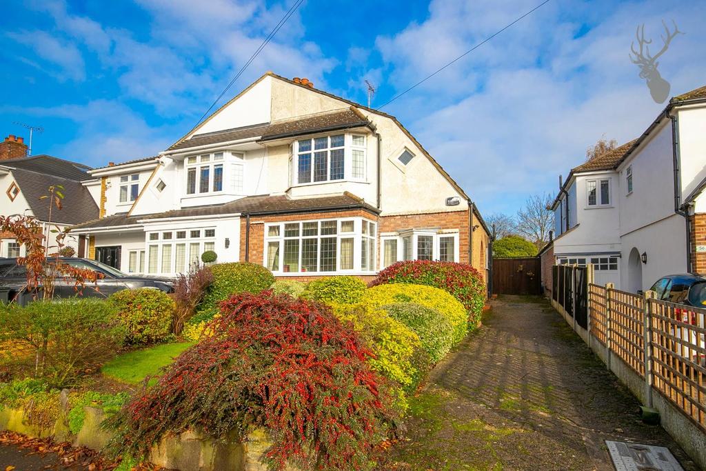 Crescent, Theydon Bois, Epping 3 bed semidetached house £725,000