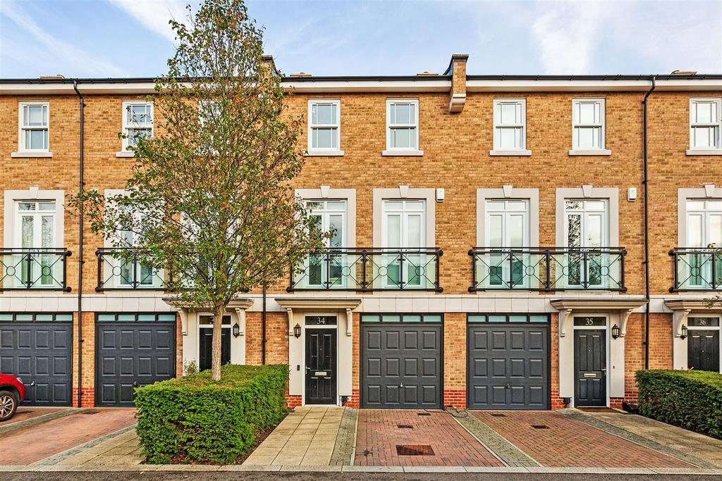Gillis Square, Roehampton 4 bed house £1,150,000