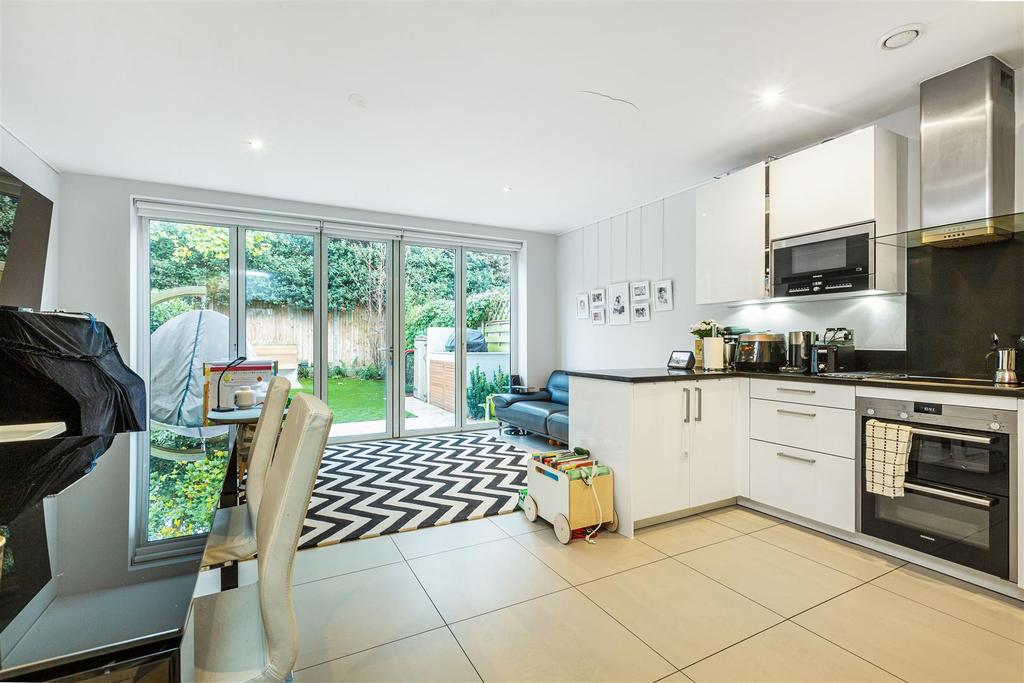 Gillis Square, Roehampton 4 bed house £1,150,000