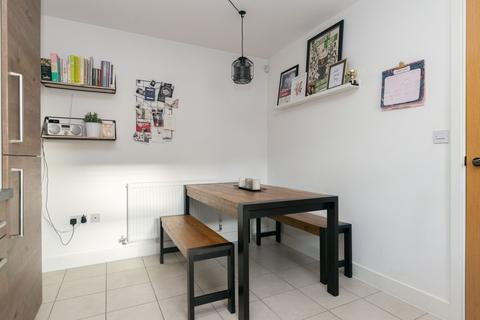 2 Asket Green, Leeds, LS14 1AA