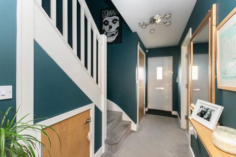 2 Asket Green, Leeds, LS14 1AA