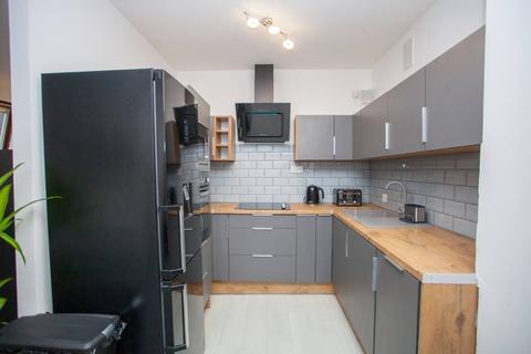 1 bedroom flat to rent, High Street, Flat 3-7, Merchant City, Glasgow, G1 1NW