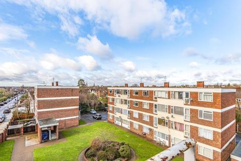 9 Beechcroft Close, Streatham, London, SW16 2EW