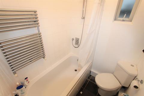 Lower Flat, 6 Colworth Road, Addiscombe, Croydon, CR0 7AD