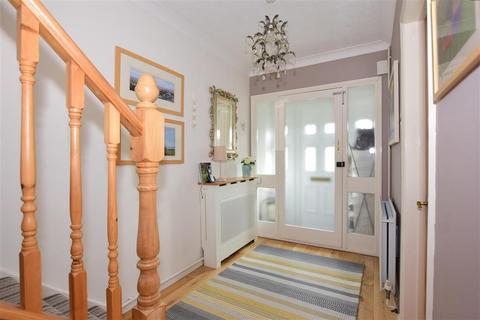 29 Nursery Road, Meopham, Gravesend, DA13 0NE