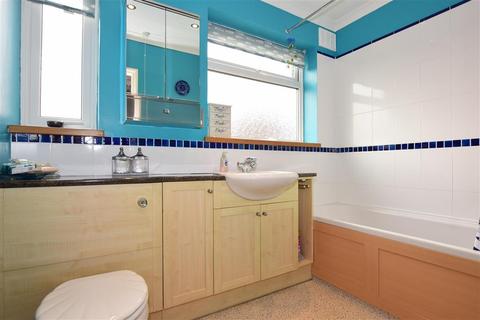 29 Nursery Road, Meopham, Gravesend, DA13 0NE
