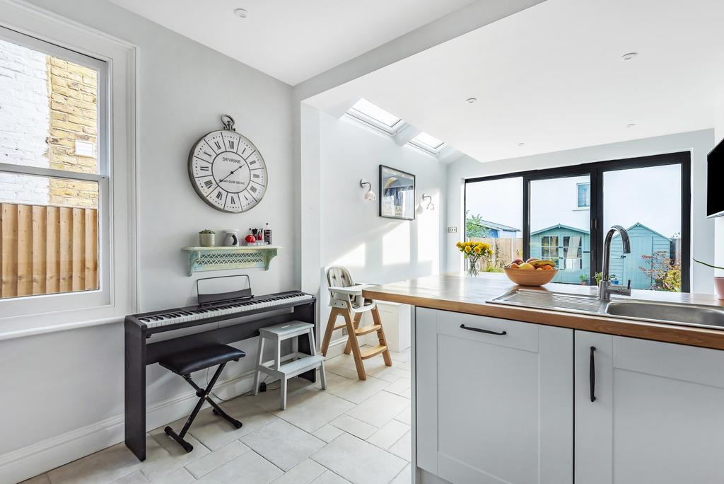 Kitchen/Dining