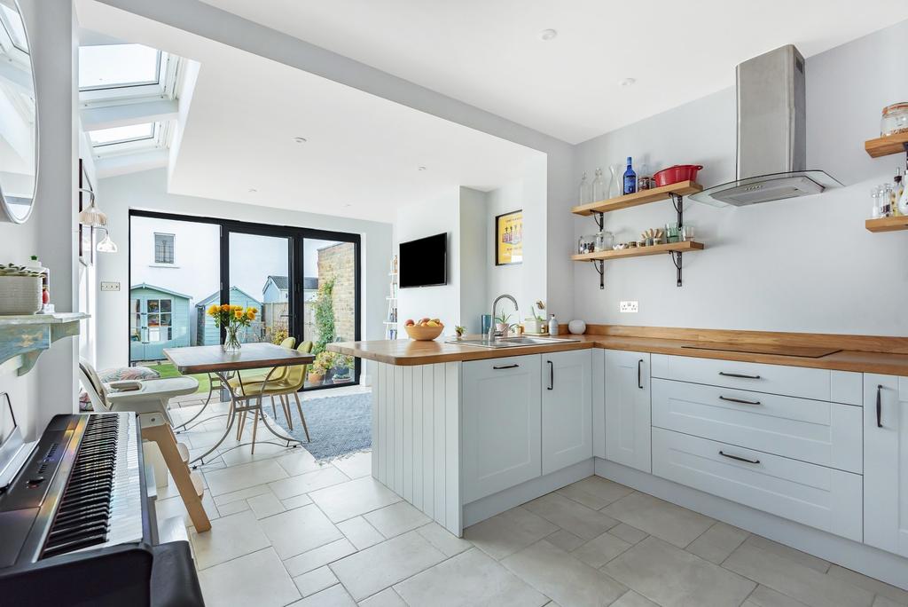 Kitchen/Dining