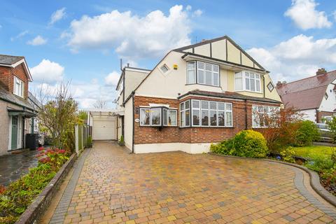 45 Dukes Avenue, Theydon Bois, Epping, CM16 7HQ