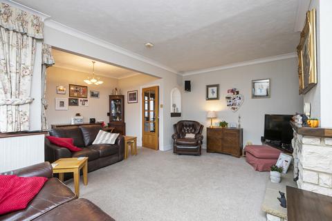 45 Dukes Avenue, Theydon Bois, Epping, CM16 7HQ