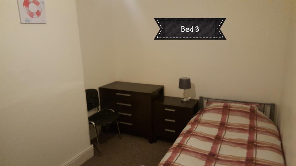 Room 3, Knowle Road, Sparkhill,Birmingham, B11 3AL 1 bed in a house