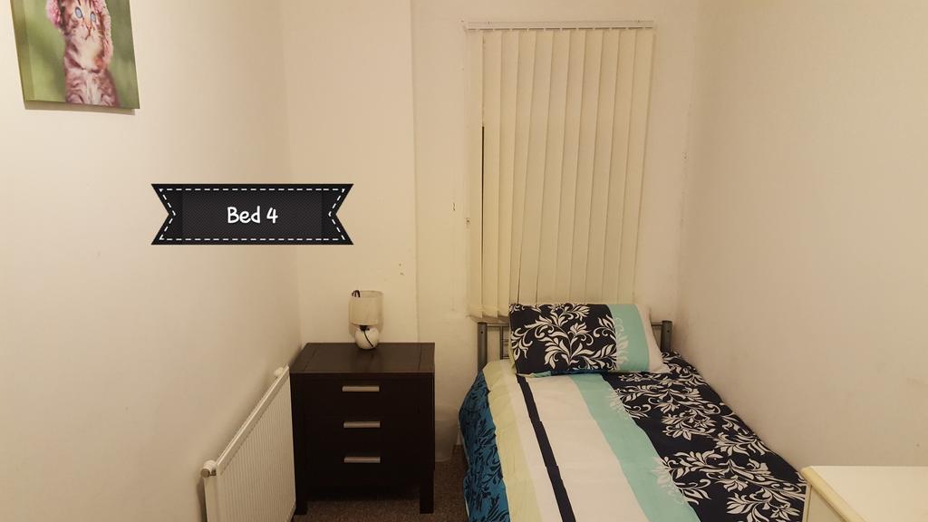 Room 3, Knowle Road, Sparkhill,Birmingham, B11 3AL 1 bed in a house