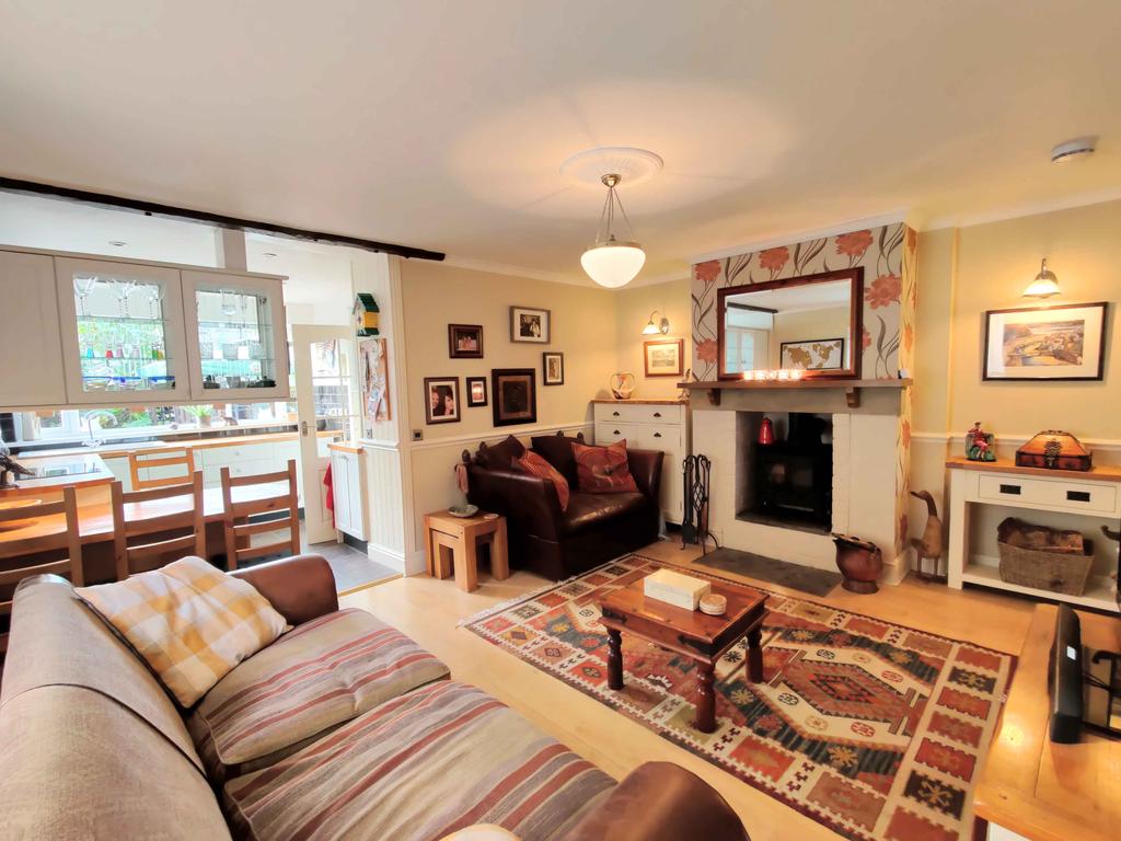 Hobart House, 23 Garden Road, Brighouse HD6 2AX 3 bed semidetached